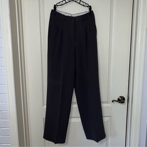Like New Aritzia Effortless Pant